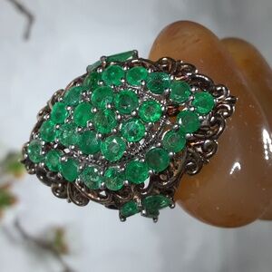 Elegant Silver and Green Gemstone Ring